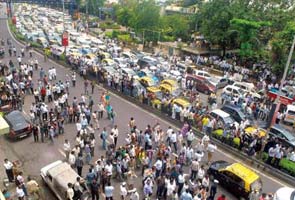 Queen's Necklace loses its shine during MNS rally