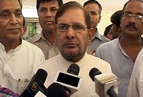 Disagree with Advani's 2014 prediction: Sharad Yadav