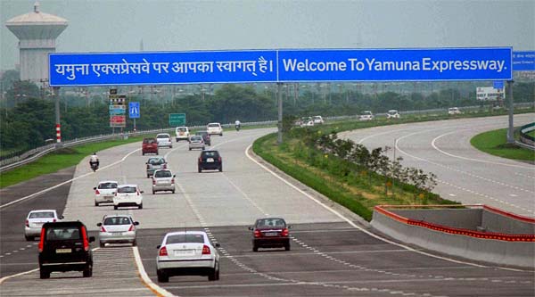 Yamuna Expressway launched, cheeky Akhilesh says the credit is his