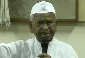 Anna Hazare targets both Congress and BJP on corruption