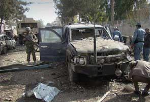 Bomb in Kabul kills 2, wounds police chief