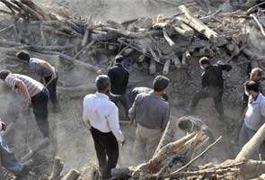 Iran raises earthquake death toll to 306 