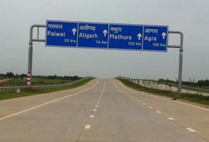 Five killed in Yamuna Expressway accident