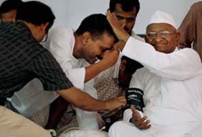 Anna Hazare distancing himself from Arvind Kejriwal?