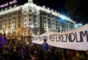Anti-austerity protests in Spain turn violent again