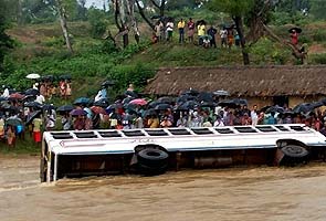 Bus carrying 70 passengers washed away in West Bengal, 43 rescued