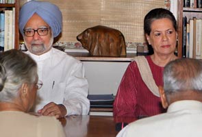 At Congress Working Committee meeting, Sonia backs PM and reforms, slams BJP