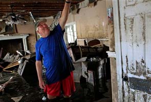 Days after Isaac, thousands still in the dark