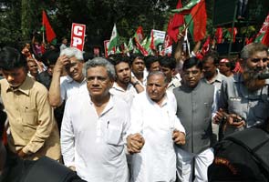 Freeze-frame moment of the day: When Mulayam held hands with Left