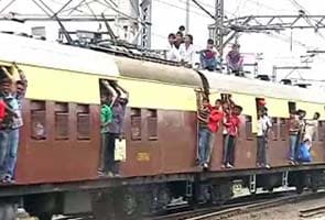 No unmanned railway crossing by 2015-16: Minister