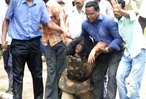 Clashes outside Odisha assembly: Protestors thrash woman cop