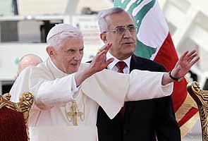 Pope arrives in Beirut to press for peace between Christians and Muslims