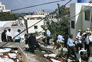 Death toll in Pune building collapse climbs to 10