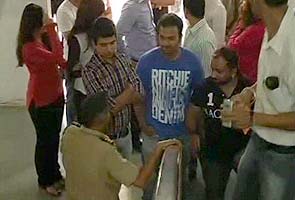 Pune bar raids: Youngsters meet Superintendent of Police demanding action against cops