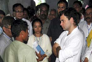 Blog: Rahul Gandhi visits refugees in Assam relief camps