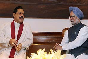 Mahinda Rajapakse meets Manmohan Singh