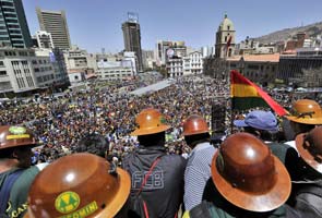 One killed as Bolivia miners protest with dynamite