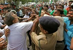 Bandh against Govt hits parts of India, Mamata Banerjee slams Left for Bengal strike