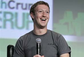 Mark Zuckerberg says time to 'double down' on Facebook 