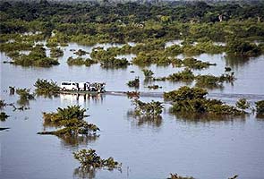 Worst flood in decades uproots 10,000 in central Nigeria