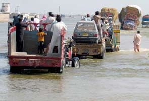 Pakistan floods kill 371, affect 4.47 million