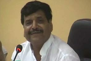 Narrow escape for Mulayam's brother Shivpal Yadav after plane mishap