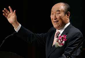 Unification Church founder Rev. Moon dies at 92