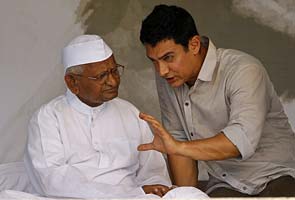 Anna Hazare plans to rope in Aamir Khan for his movement