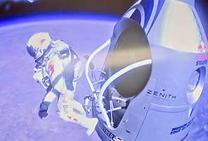 Skydiver Felix Baumgartner's supersonic free fall tests mettle, spacesuit