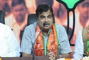 BJP will support Mamata's no confidence motion: Gadkari