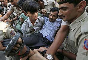 Arvind Kejriwal and differently-abled protesters arrested en route to PM's home