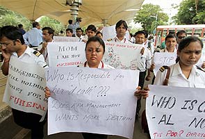 Kingfisher Airlines' employees shocked at cancellation of licence