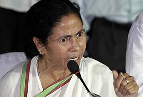 Manmohan Singh's government will fall in two to six months: Mamata Banerjee