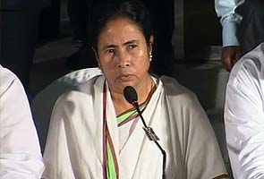 Mamata Banerjee blasts media, channels for 'news pollution'