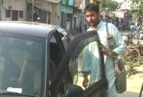 After Khurshid's warning, reporter and activists manhandled in Farrukkhabad