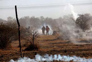 Police fire at striking mineworkers in South Africa 