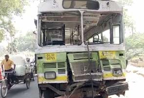 Delhi bus brakes fail, at least 14 people  hit