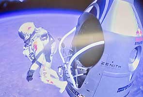 Skydiver's feat could influence spacesuit design
