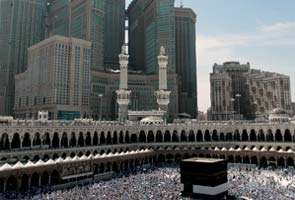Muslim pilgrims flood Mecca for Haj