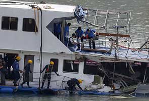 Outrage over human errors in Hong Kong boat crash 