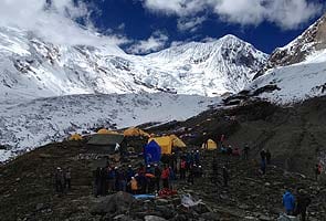 Two Uzbek climbers missing after Nepal avalanche