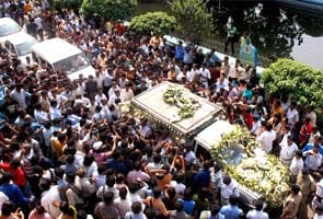 Bengali writer Sunil Gangopadhyay cremated in Kolkata
