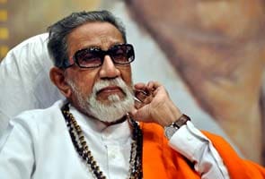 Bal Thackeray critical, 'please pray,' urges son Uddhav