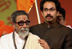 PM condoles Bal Thackeray's death, calls up Uddhav
