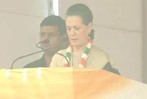 Sonia Gandhi congratulates Barack Obama