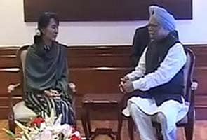 Aung San Suu Kyi meets Prime Minister Manmohan Singh