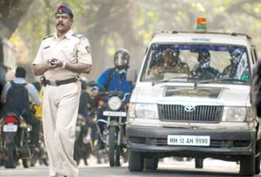 6 vehicles and 17 officers took Ajmal Kasab to his death