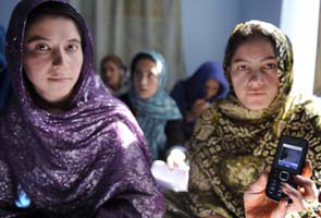 'Ustad Mobile' teach Afghan women to read and write