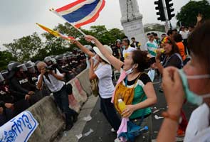 Thai police fire tear gas at political rally