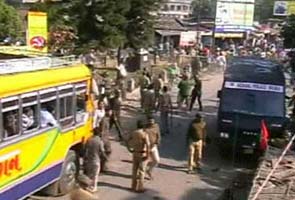 West Bengal: One killed as police allegedly fire on protesters from rooftops